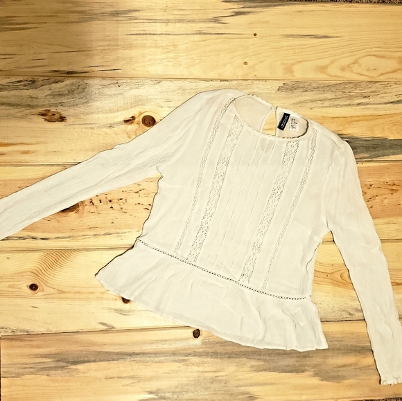 🚲H&M Divide Collection white lace detail top sz 2 - Picture 2 of 7